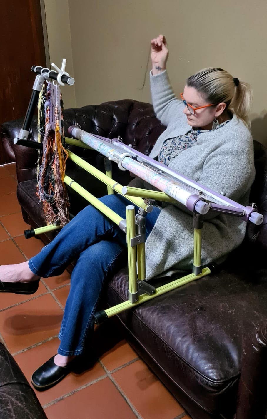 【Third Generation】Bed Embroidery Frame Stand for Cross Stitch, Adjustable 25-60cm (9.84-23.62 inches) Height, 70-50cm(27.56-19.69 inches) Base, Aluminum Alloy, Tiltable & Width Adjustable, Bed & Table Use, Strong Load Capacity